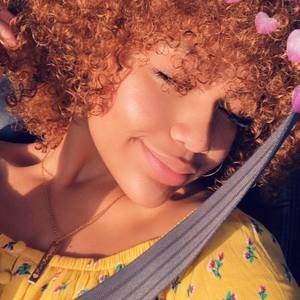 Meet your Posher, Alicia